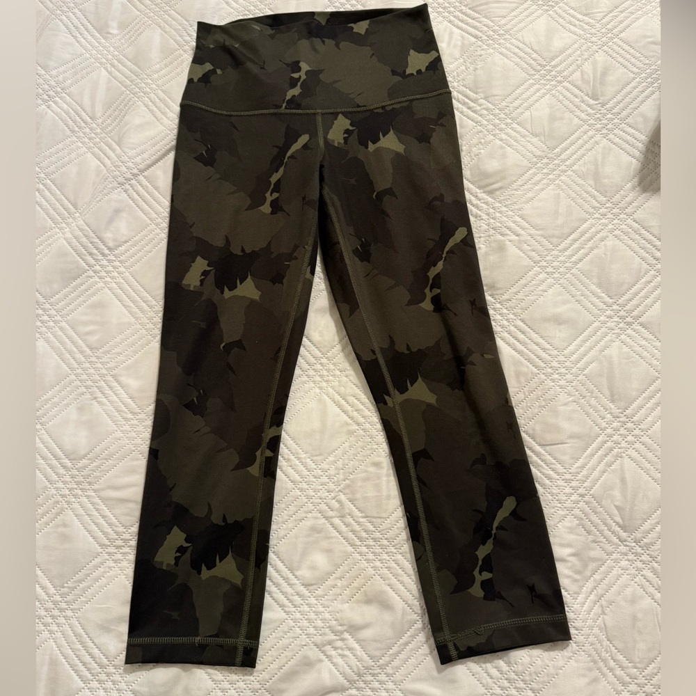 Lululemon camo yoga pants, size small